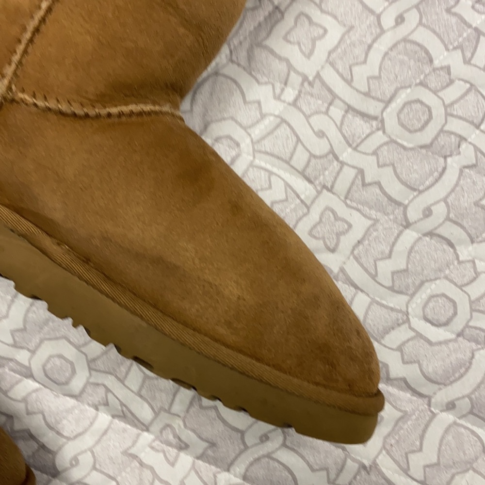 Ugg Bailey Boots. Size 7 - Picture 13 of 13